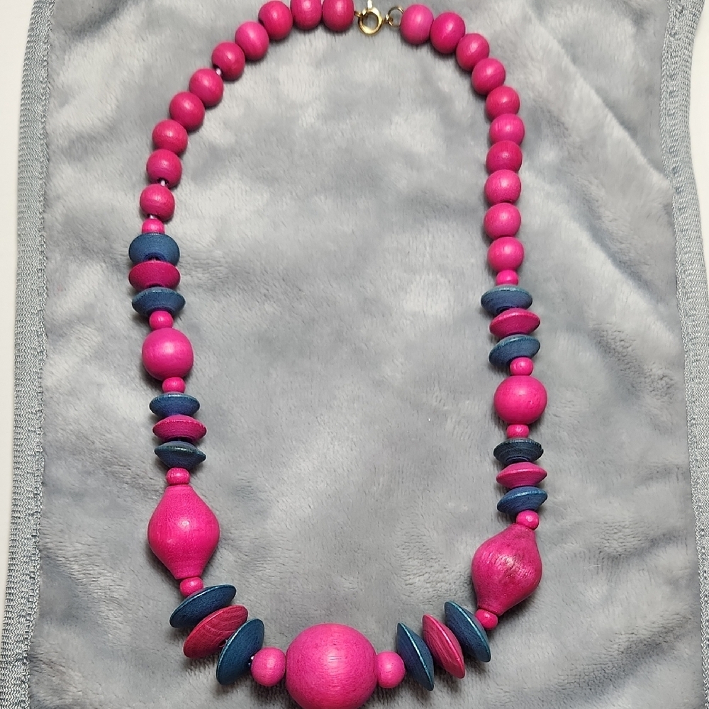 Chic Pink and Blue Beaded Necklace